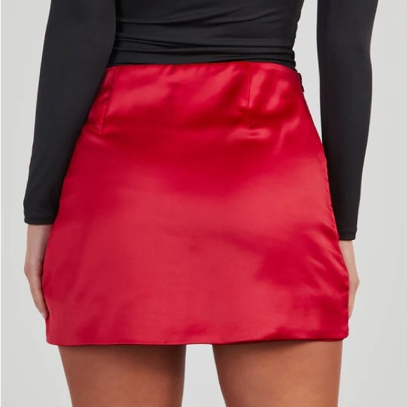 Brand NEW Vici Dolls Libby Satin Pleated Front Skort in Ruby Red (NWT) - Picture 3 of 7